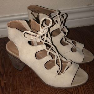 Steve Madden Lace up Booties (8.5M)